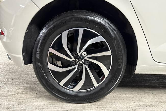 VOLKSWAGEN Polo Photo 5