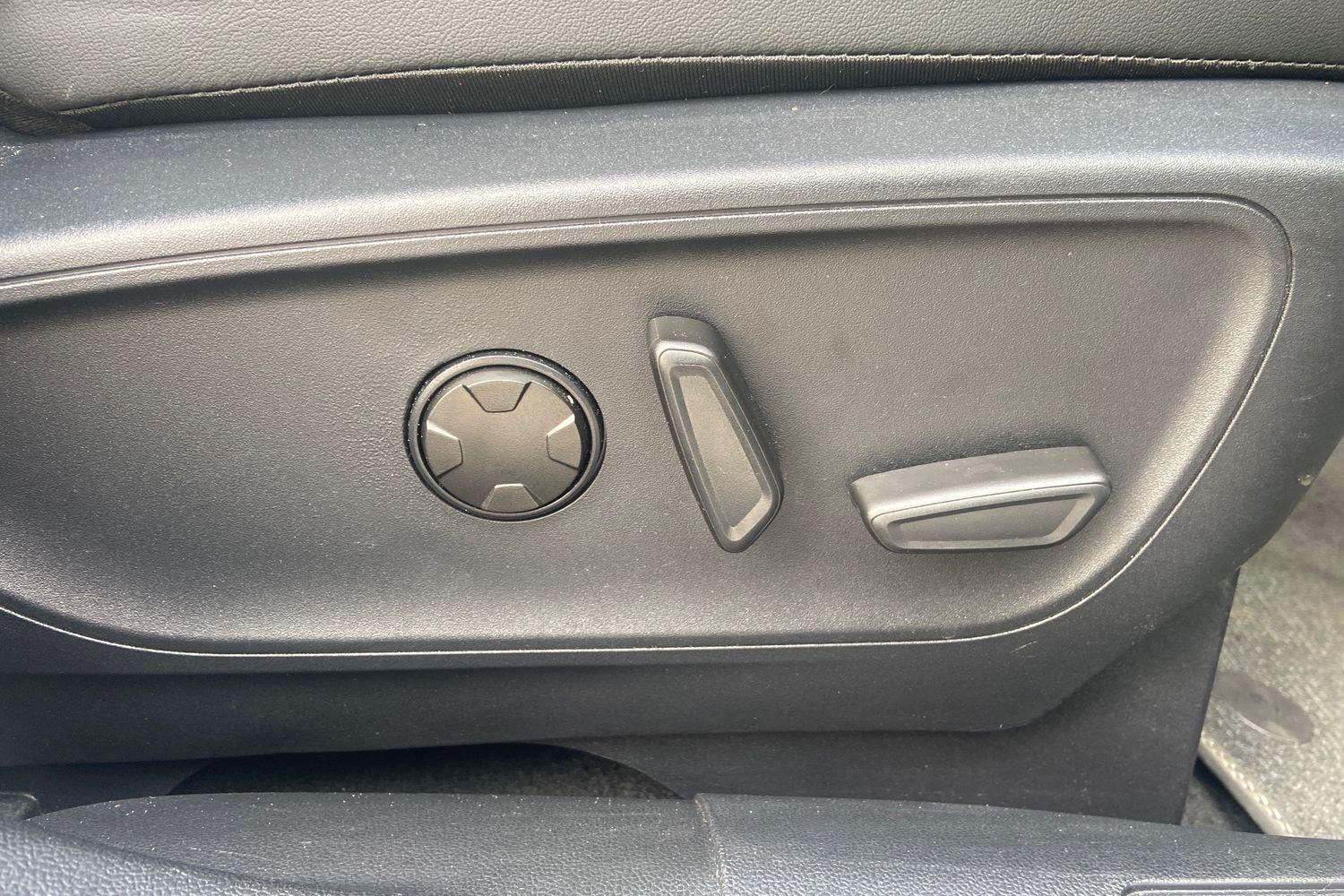 Ford KUGA Photo 30