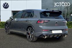 VOLKSWAGEN Golf Photo 3