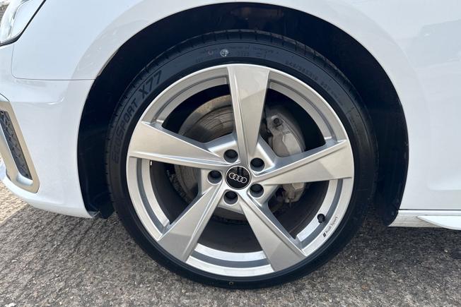 AUDI A4 Avant Photo 56