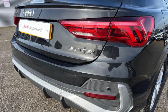 AUDI Q3 Photo 30