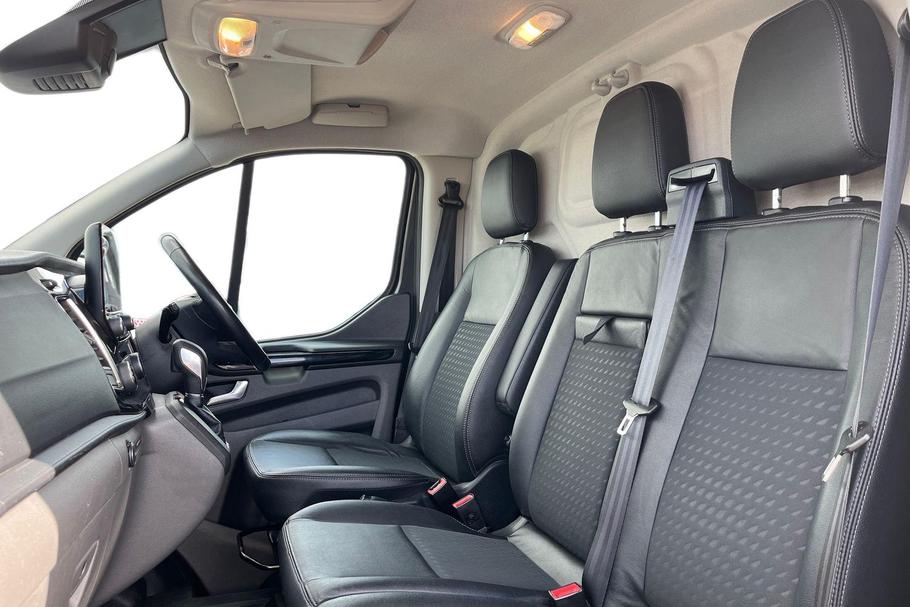 Used FORD TRANSIT CUSTOM NV18BXH 10