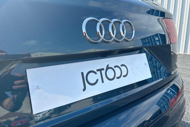 AUDI Q7 Photo 40