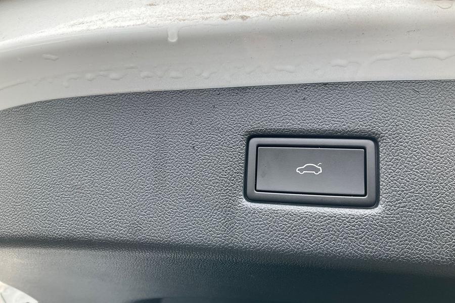 Ford Explorer Photo autoimg-650d856c854a69bb7fb96c875514b3ec9d773efe.jpg