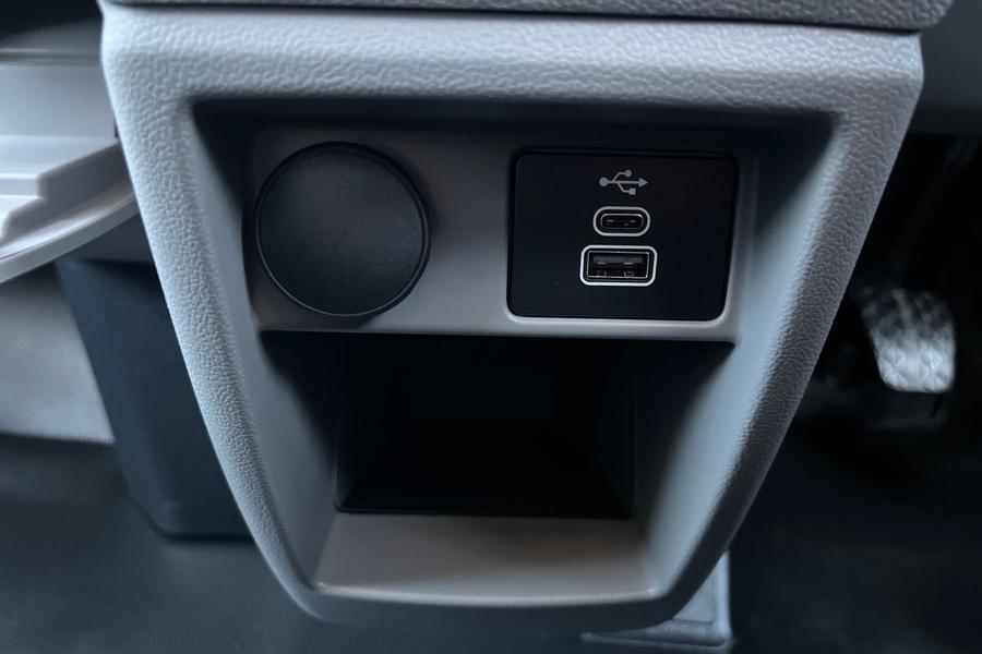 Ford TRANSIT CUSTOM Photo autoimg-65101bdb13fd1091b16eb2a65294af703e7d0895.jpg
