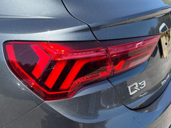Audi Q3 Photo autoimg-651333961f8013f3ad44d40c1aaae4796c8c9fb2.jpg