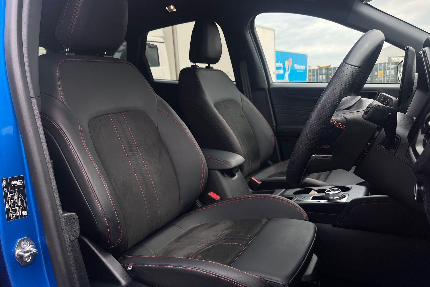 Ford KUGA Photo 16