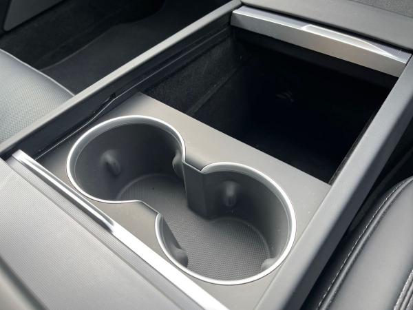TESLA Model 3 Photo autoimg-65184cfa28f4e2557b136b6cfb65b4884a2b4270.jpg
