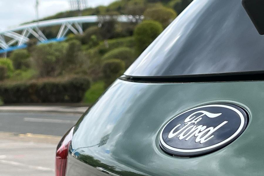 FORD KUGA Photo autoimg-6519d58bd70399712eec585ae696f8eb4fe7b8db.jpg