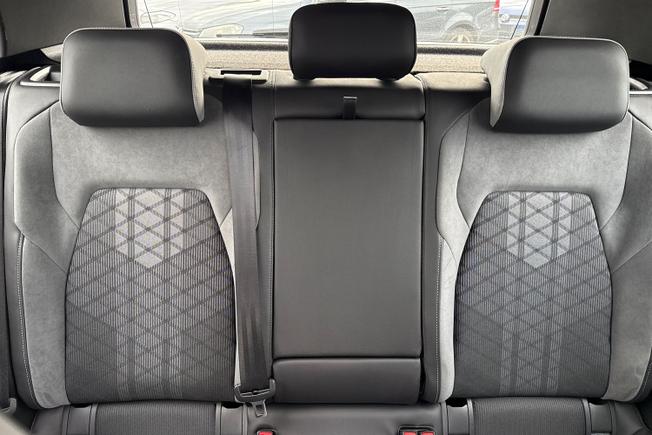 VOLKSWAGEN Golf Photo 29