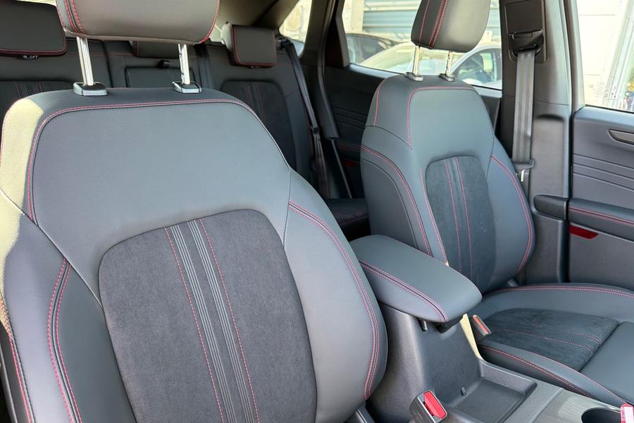 Ford Kuga Photo autoimg-651ff92418cf9023d8d0e4e8460c66adf80d4a4b.jpg