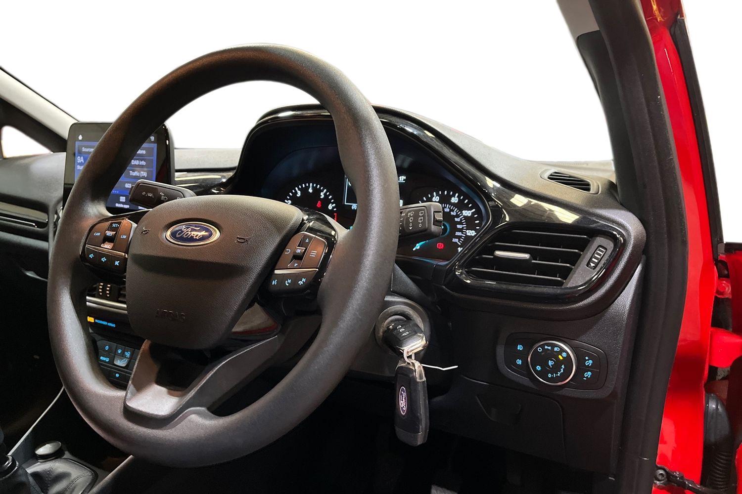 Ford FIESTA Photo 8