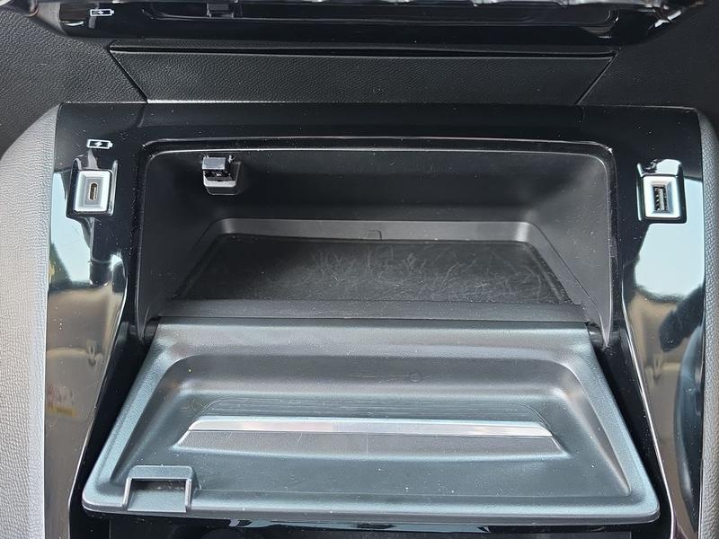 Used Peugeot E-2008 YB71SKU 36