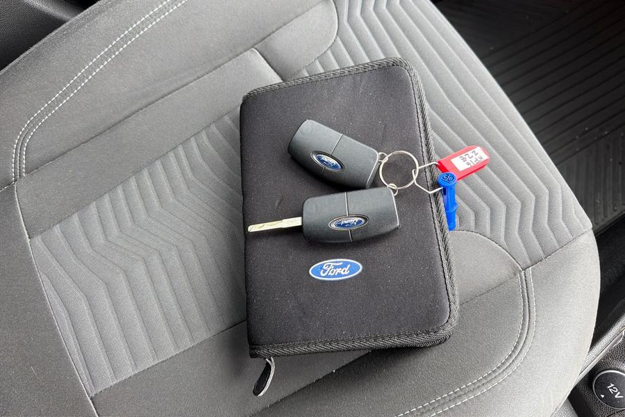 Ford FIESTA Photo autoimg-652826a782ec2b1ae2a0d53a80c7121bb69afcc2.jpg