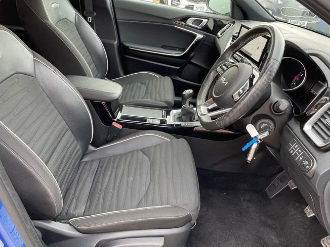 KIA Ceed Photo 28