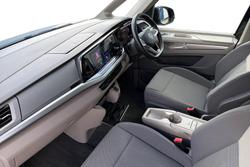 VOLKSWAGEN Multivan Photo 2