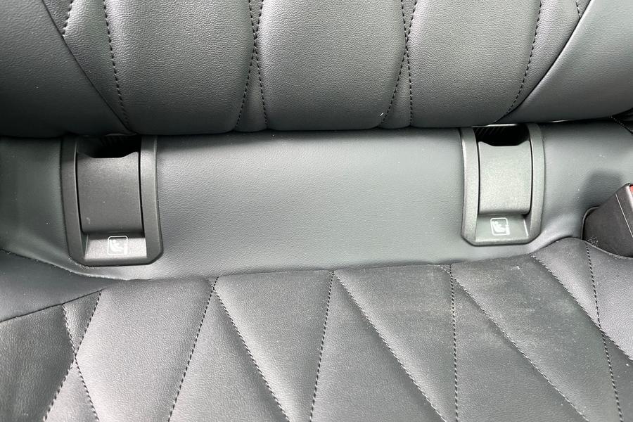 Ford Explorer Photo autoimg-652cad9fe18dd8706d7d496b7ad07e028ee24c8b.jpg