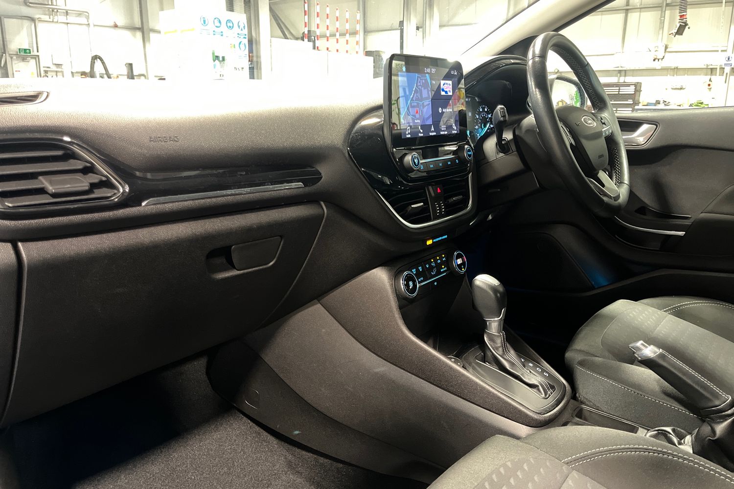 Ford FIESTA Photo 17