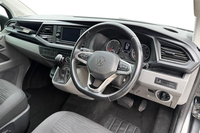 VOLKSWAGEN Transporter Shuttle Photo 10