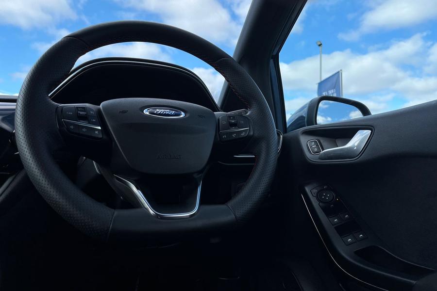 Ford FIESTA Photo autoimg-6534da2af12bbd9f996cad79bc8a1e6a5eee9b70.jpg