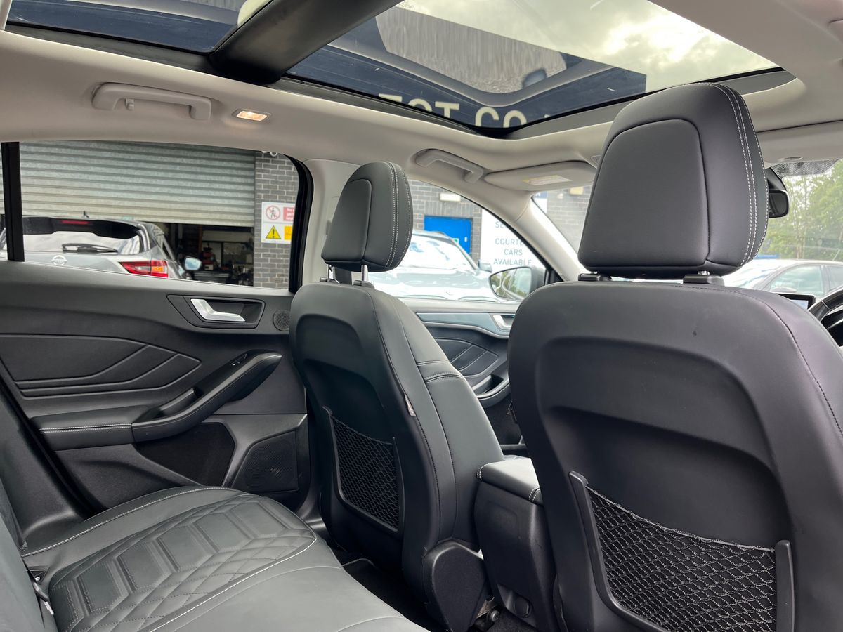 Ford Focus Photo 25