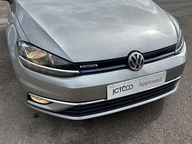 Volkswagen Golf Photo 30