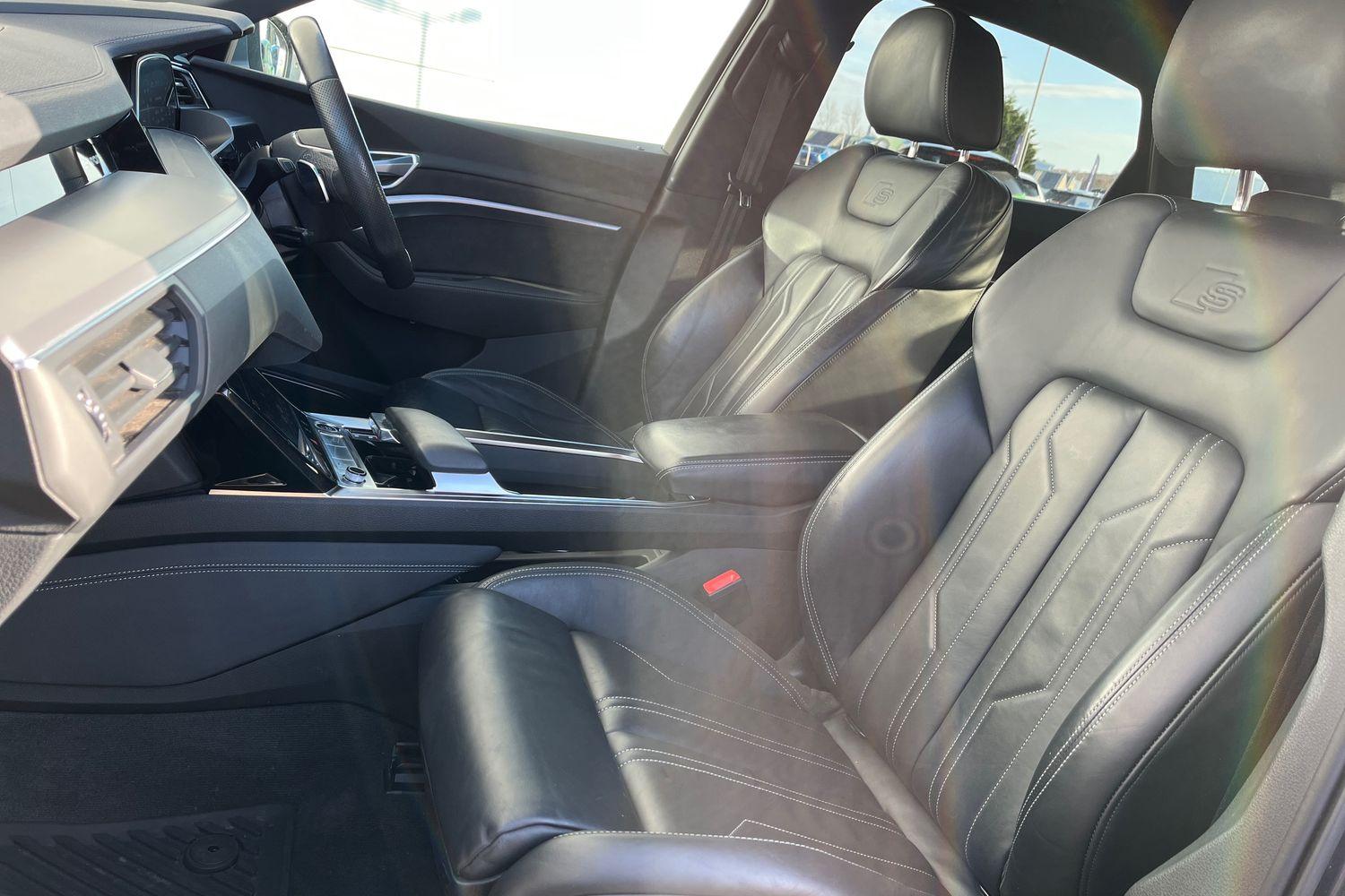 Audi E-TRON Photo 18