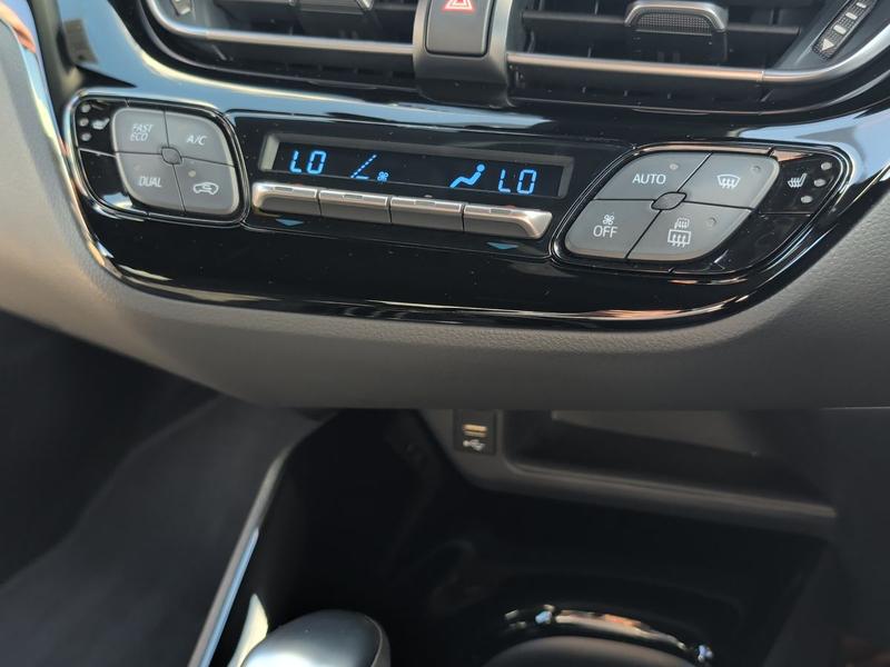 Used Toyota C-HR NV21USD 24