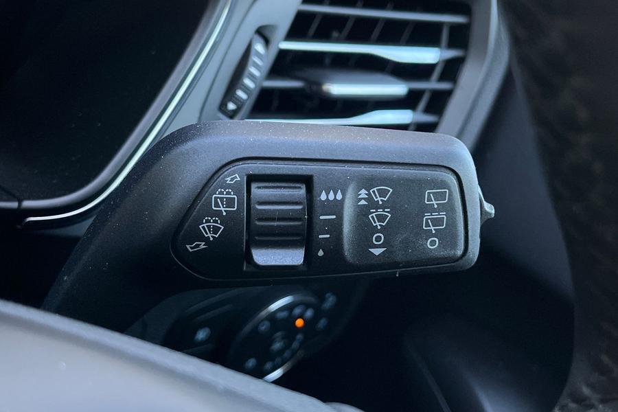 Ford Focus Photo autoimg-653ba569d2831237d4844d8c9007700e9f90ded7.jpg