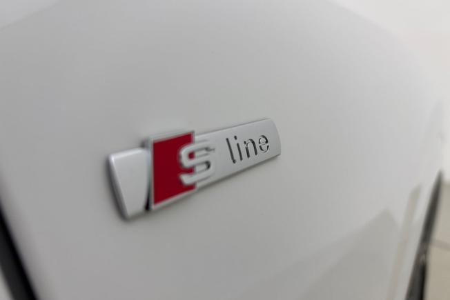 AUDI Q8 Photo 25