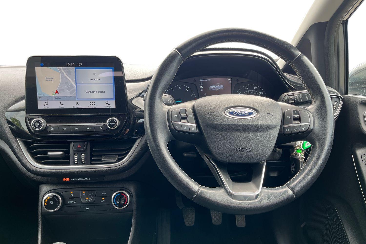 Ford FIESTA Photo 10