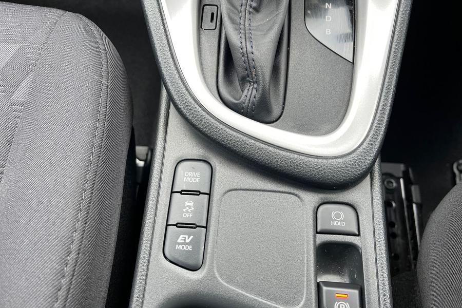 Toyota YARIS Photo autoimg-654075e0cb5f25993bf9d5bbc3d0fbc1a3c9bf00.jpg