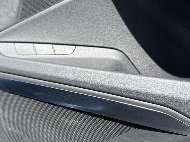 AUDI e-tron Photo 30