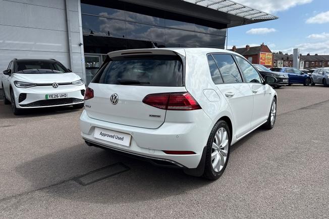 VOLKSWAGEN Golf Photo 24