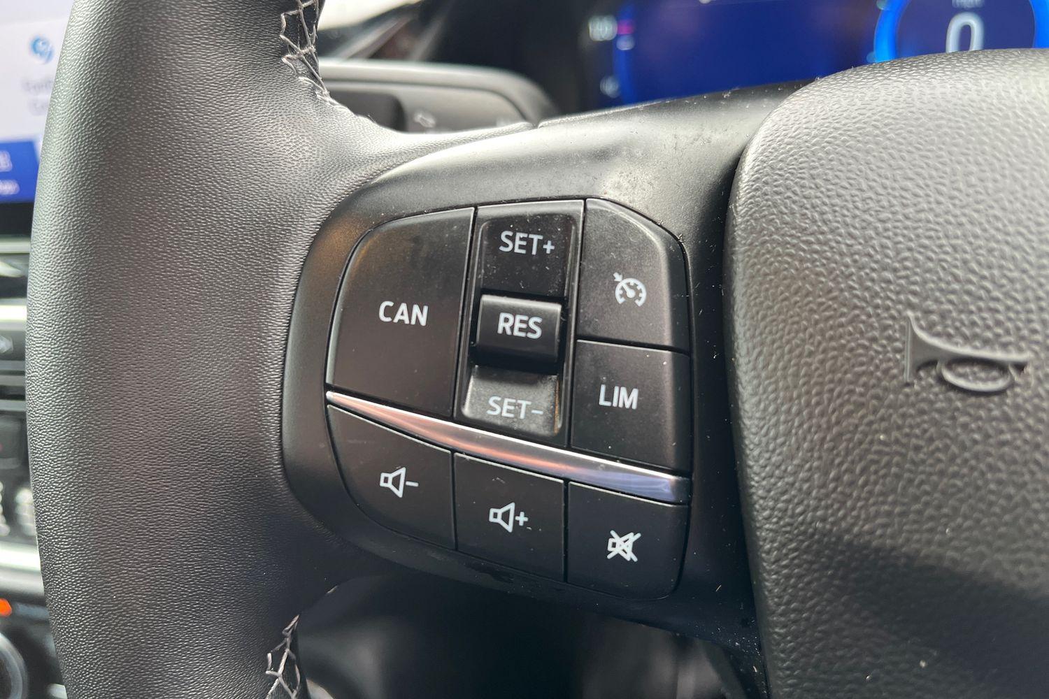 Ford FIESTA Photo 36