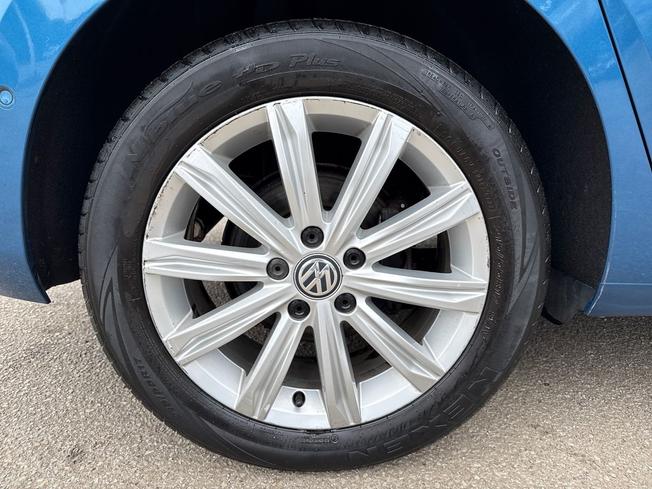 VOLKSWAGEN Touran Photo 43