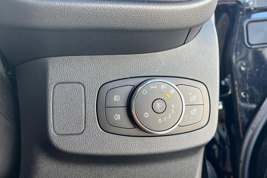 Ford PUMA Photo autoimg-6543b65712aa950bfbef47667245457634568c89.jpg