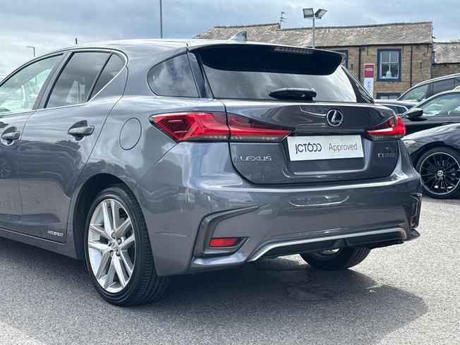 LEXUS Ct Photo 35