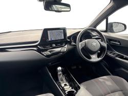 TOYOTA C-Hr Photo 2