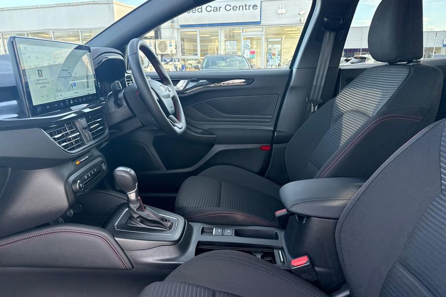 Ford FOCUS Photo autoimg-6547213d236e9d3d1005578e813ef6724da25414.jpg