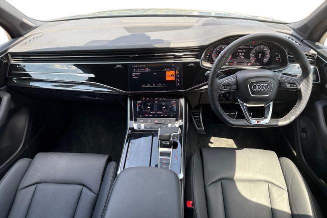 AUDI Q7 Photo 10