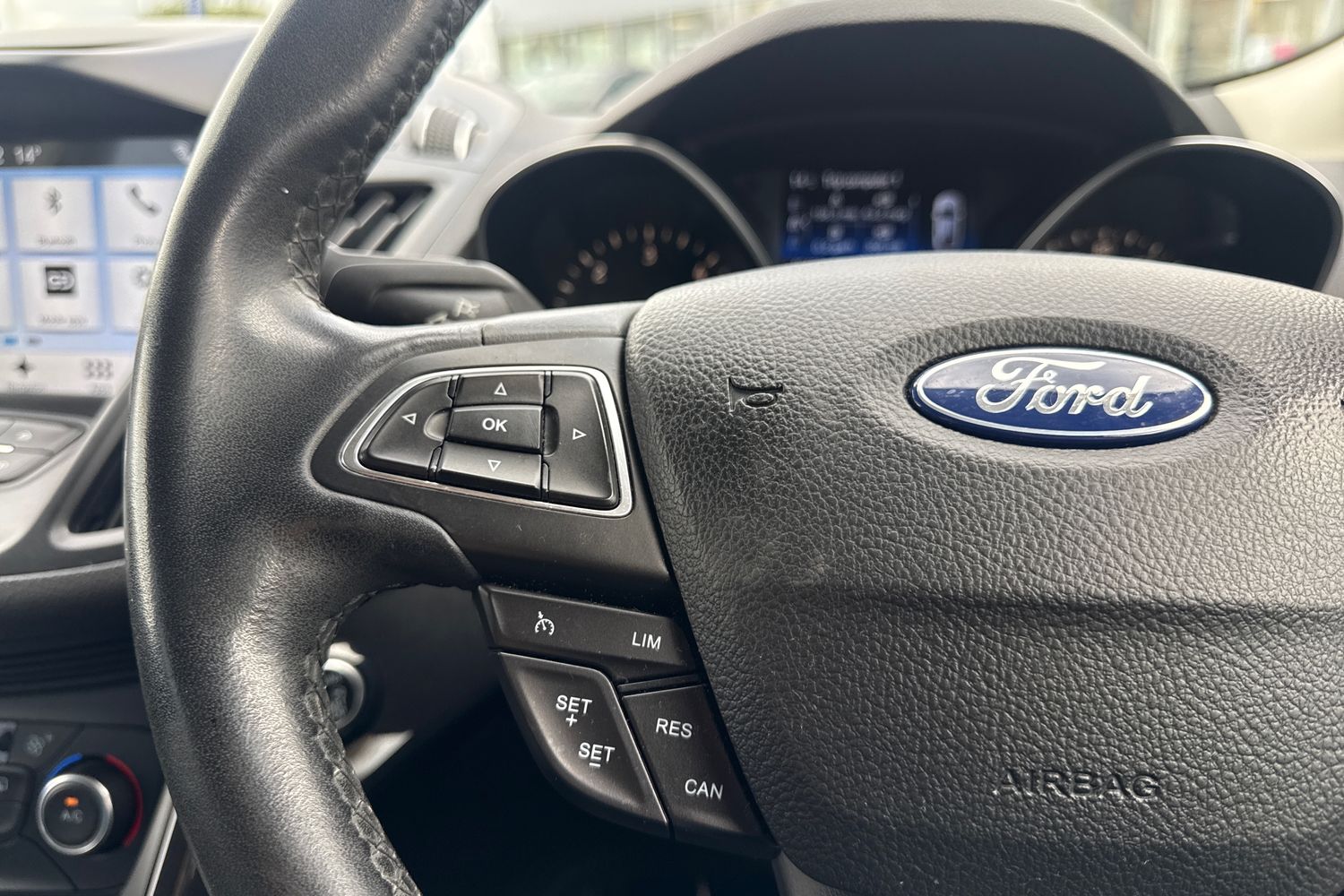 Ford KUGA Photo 30