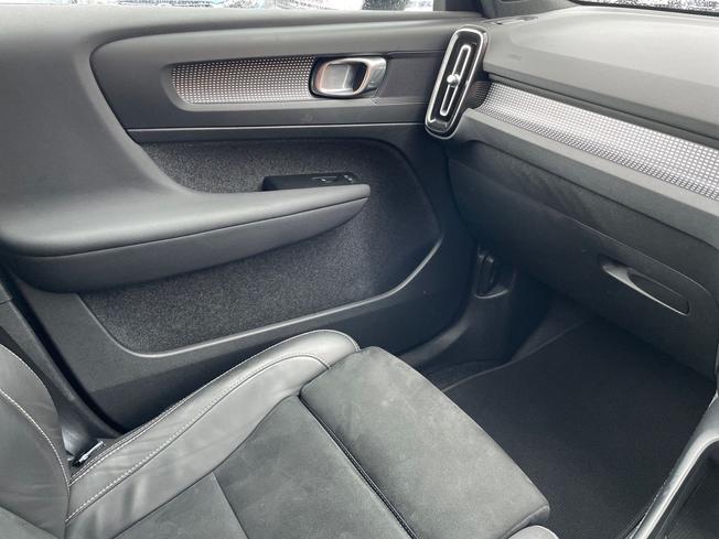 VOLVO Xc40 Photo 51