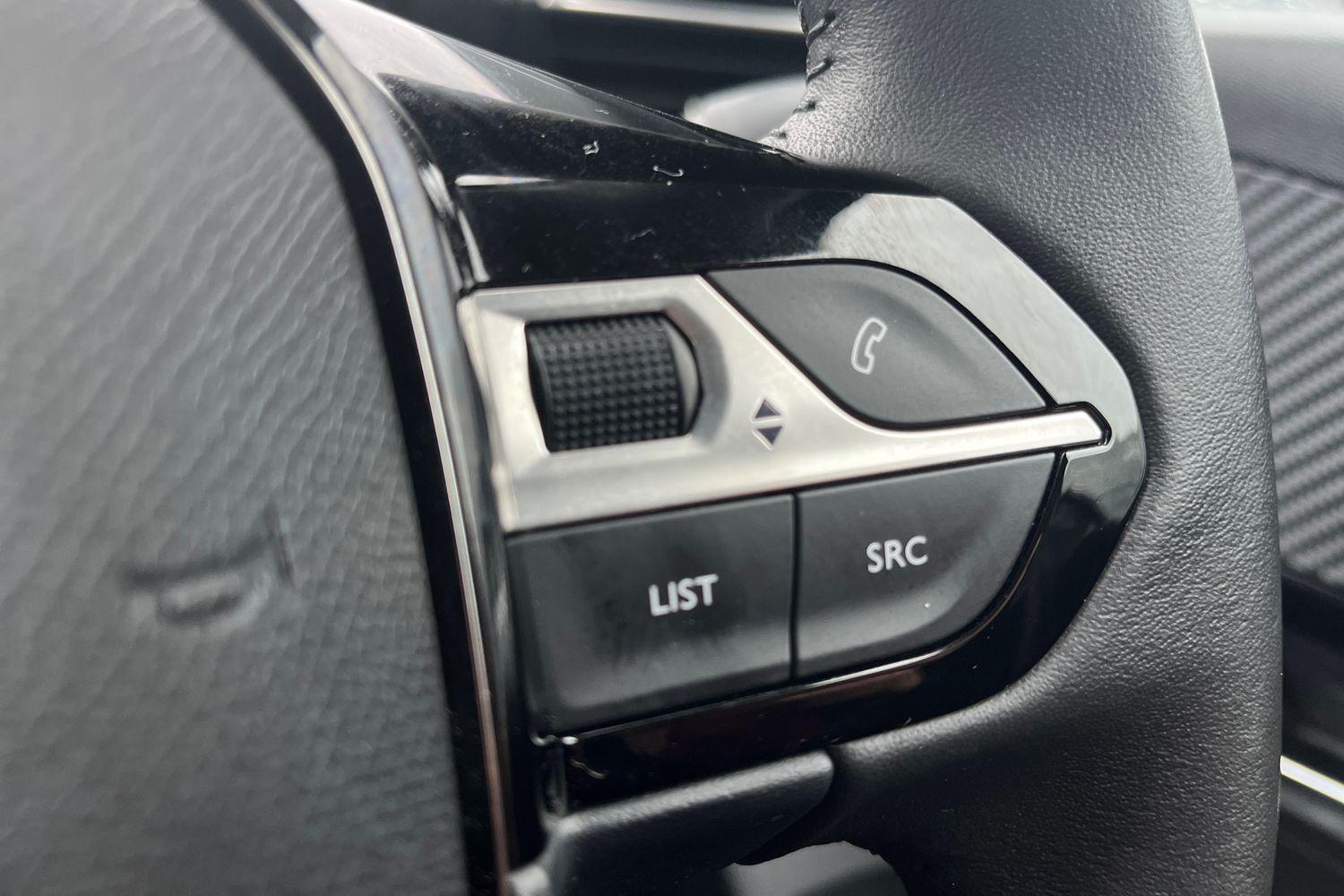 Peugeot 208 Photo 32