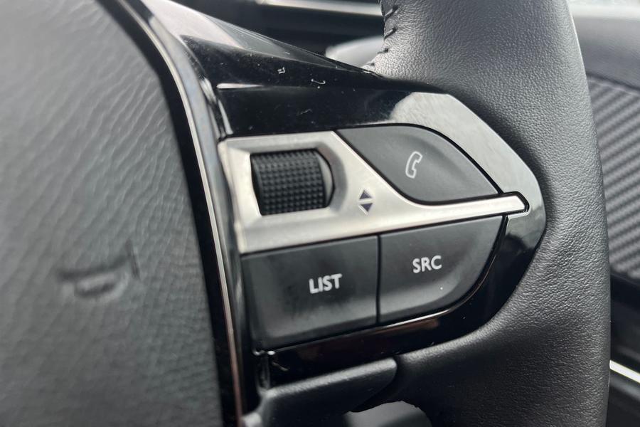 Peugeot 208 Photo autoimg-654a2b83b0432ea3d9b54e60517b1630d988a9af.jpg