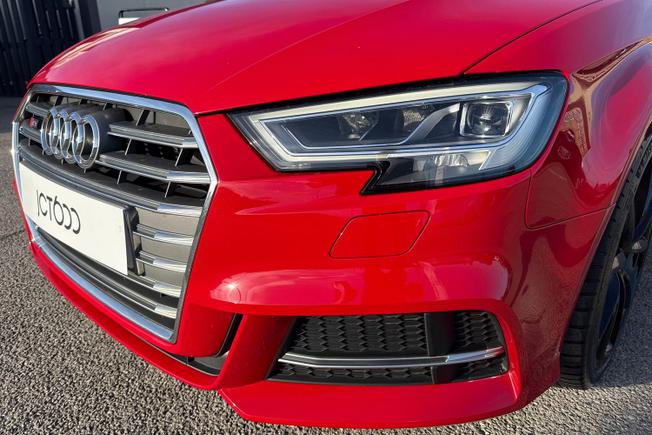 AUDI S3 Photo 23