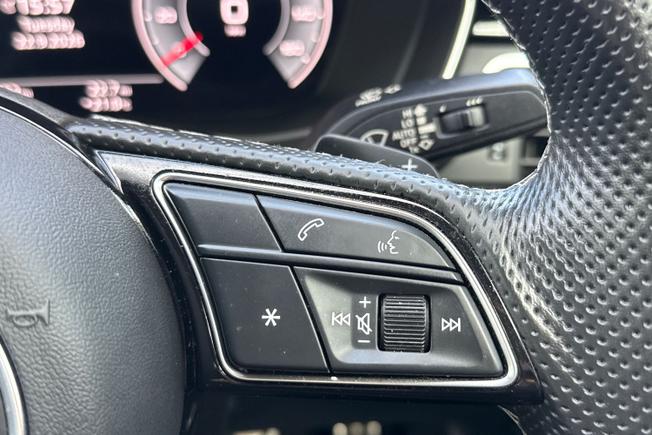 AUDI A4 Photo 17