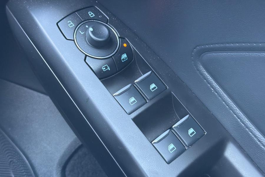 Ford FOCUS Photo autoimg-65564893dd72973b0e36d44de7eee9583c058493.jpg
