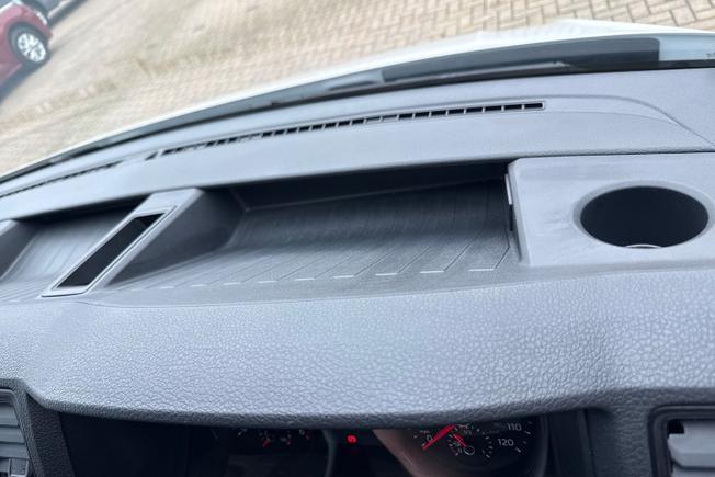 VOLKSWAGEN Crafter Photo 24