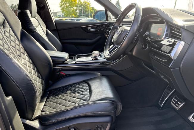 AUDI SQ7 Photo 43